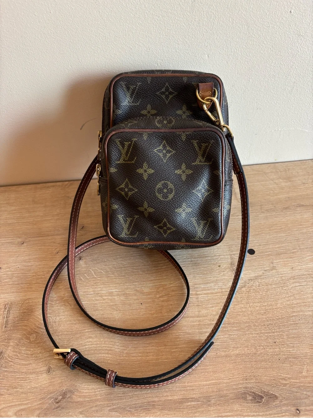 Authentic Louis Vuitton monogram crossbody